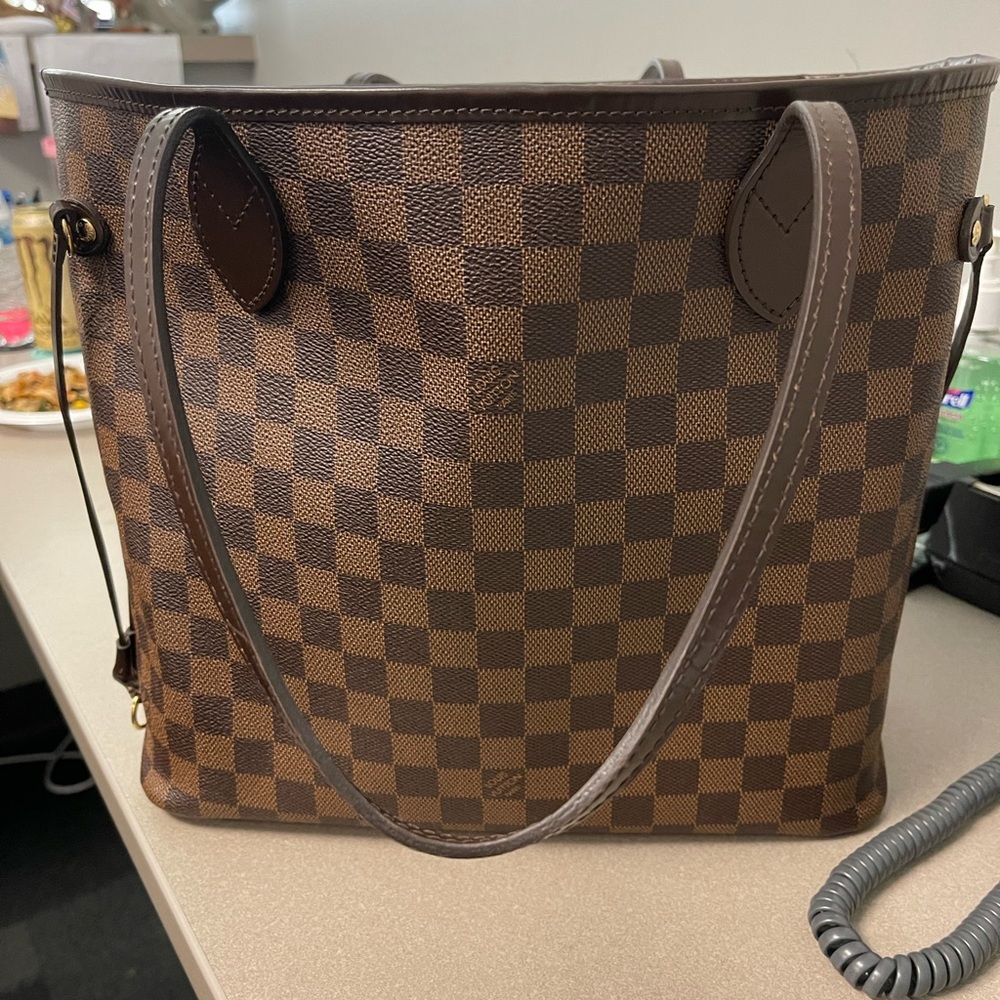 Louis Vuitton Neverfull Tote